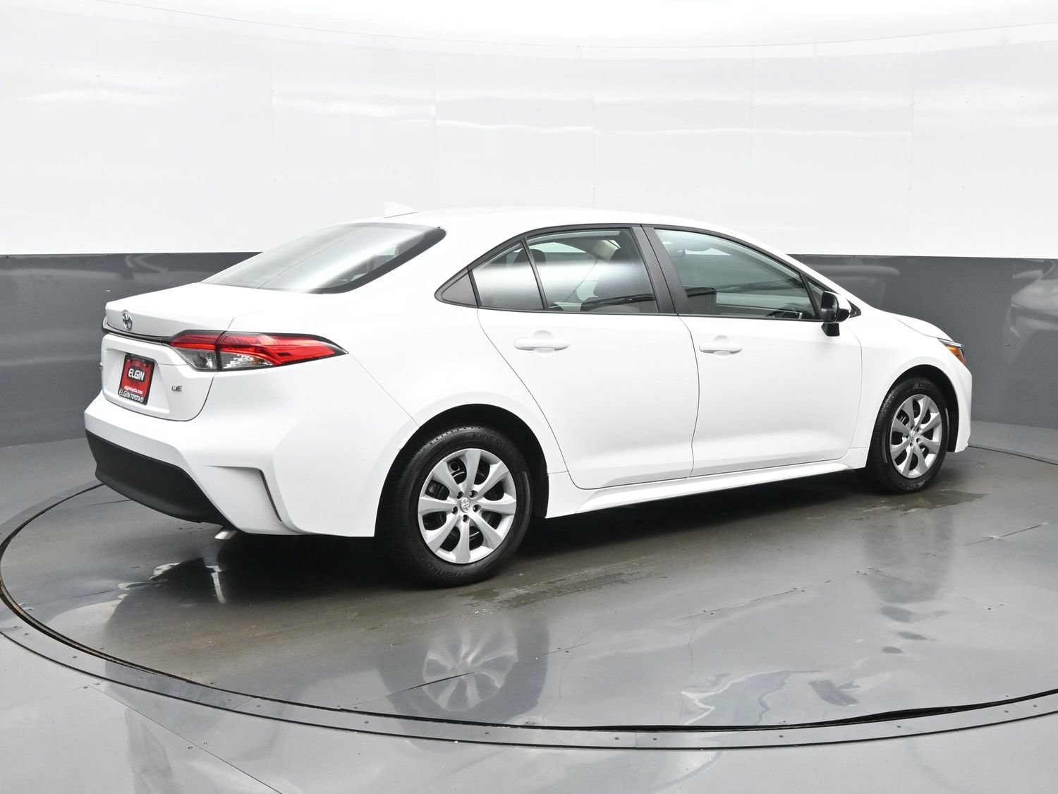Used 2025 Toyota Corolla LE FWD image 6