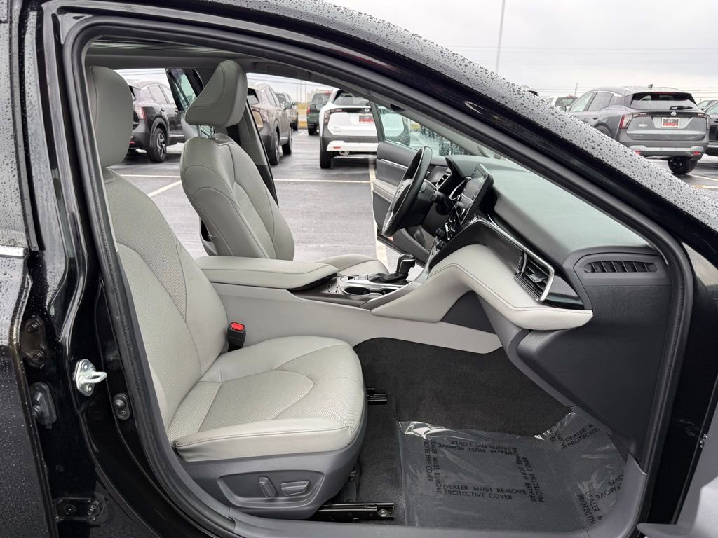 Used 2021 Toyota Camry XLE w/ Navigation Package image 19