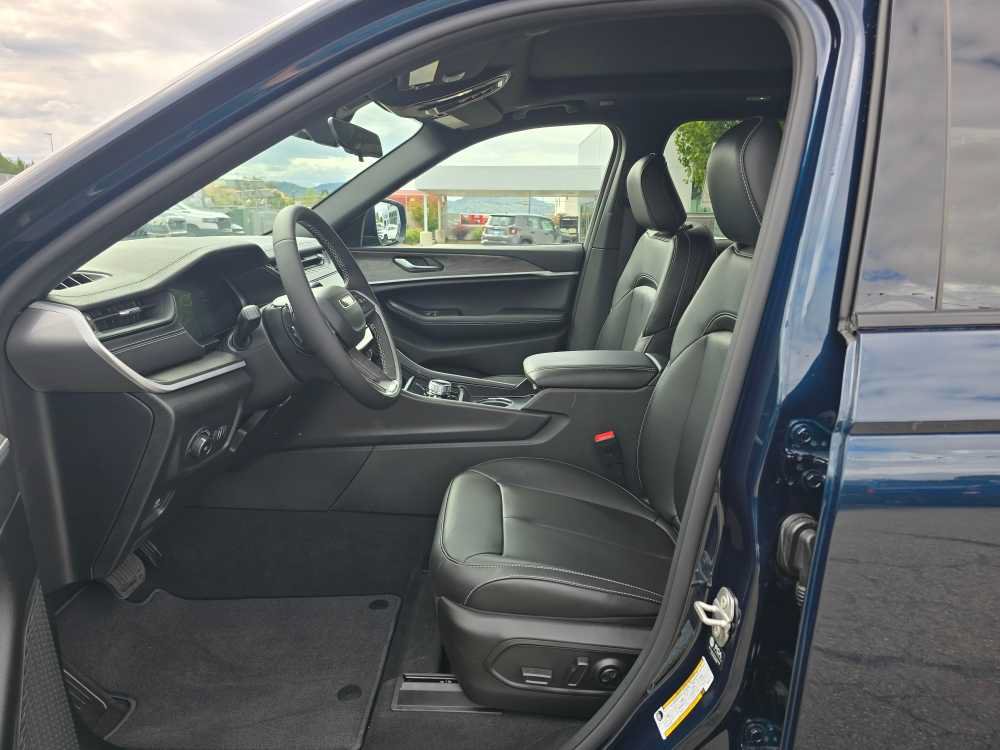 New 2026 Jeep Grand Cherokee Limited AWD/4WD image 9
