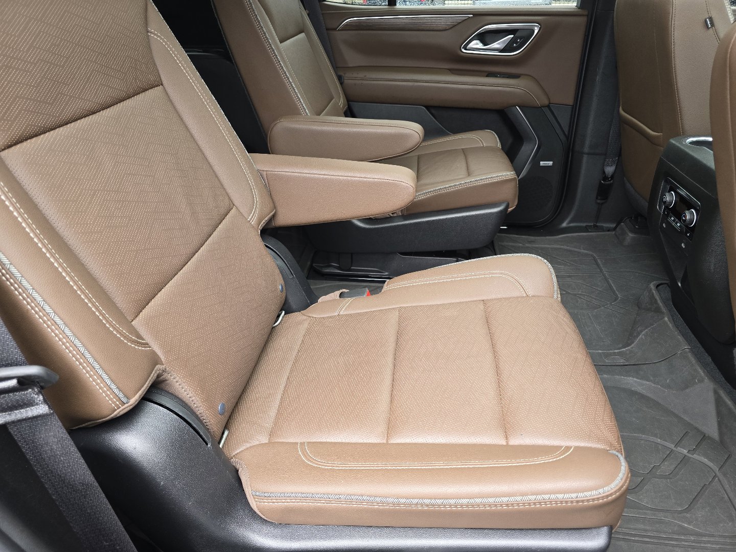 Certified 2022 Chevrolet Tahoe High Country w/ Premium Package image 40