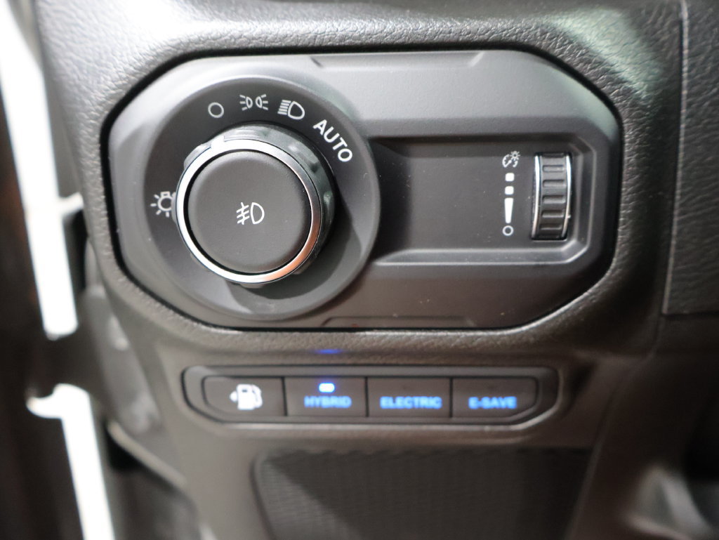 Used 2023 Jeep Wrangler Unlimited w/ Cold Weather Group AWD/4WD image 33