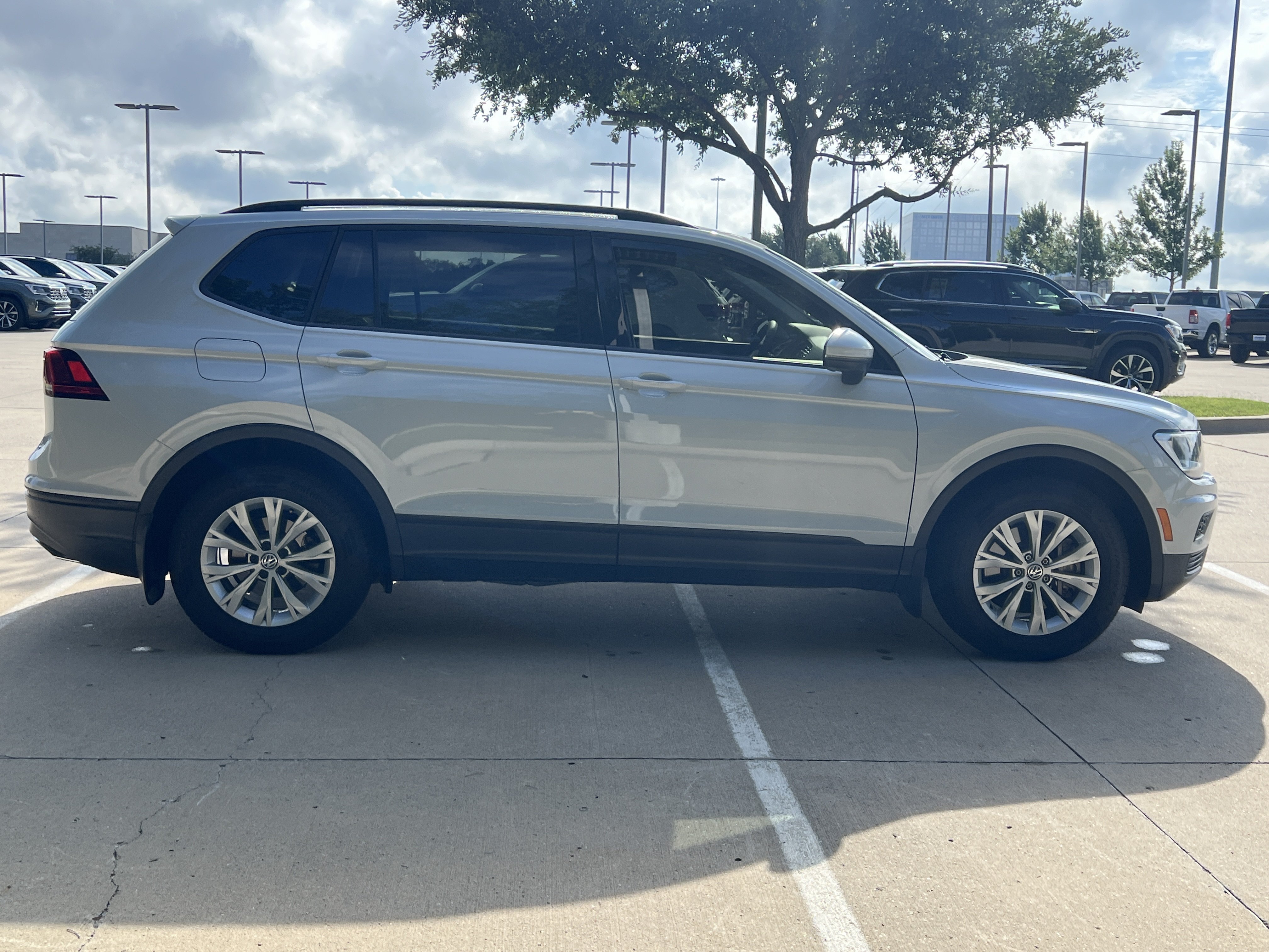 Used 2019 Volkswagen Tiguan S FWD image 9