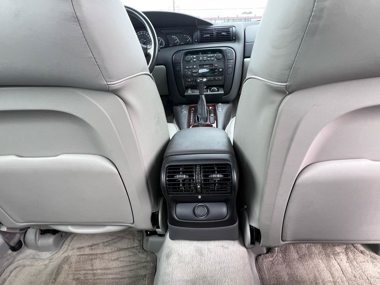 Used 1997 Cadillac Catera RWD image 46