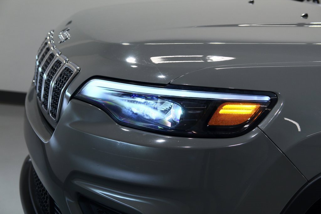 Used 2019 Jeep Cherokee Latitude Plus w/ Cold Weather Group image 16