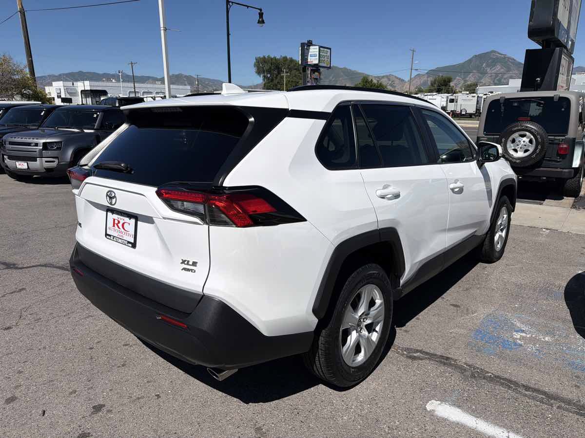 Used 2021 Toyota RAV4 XLE AWD/4WD image 5
