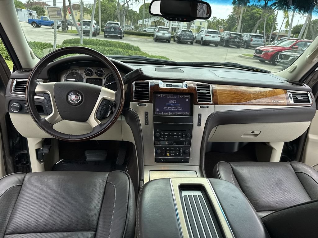 Used 2013 Cadillac Escalade Platinum RWD image 36