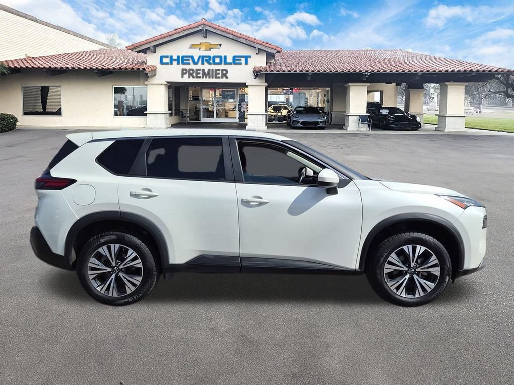 Used 2023 Nissan Rogue SV AWD/4WD image 9