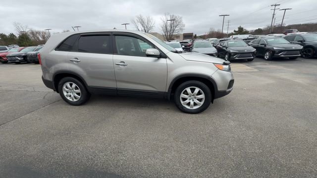 Used 2012 Kia Sorento LX image 2