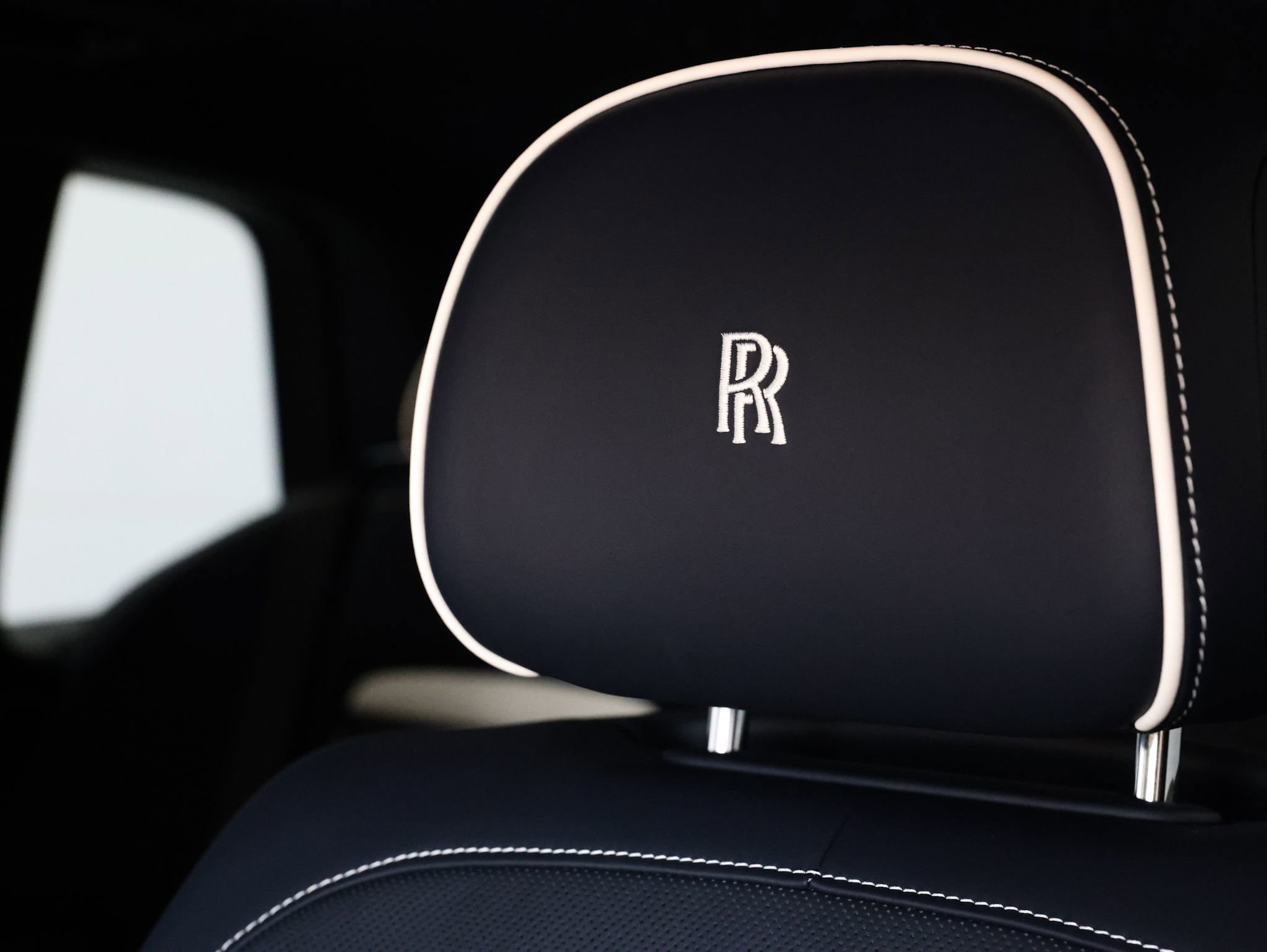 New 2026 Rolls-Royce Cullinan image 14