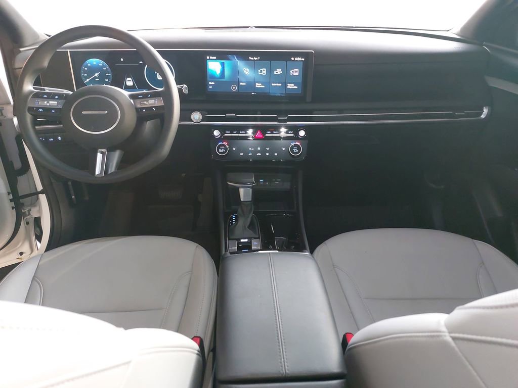 Certified 2025 Hyundai Santa Cruz SEL image 9