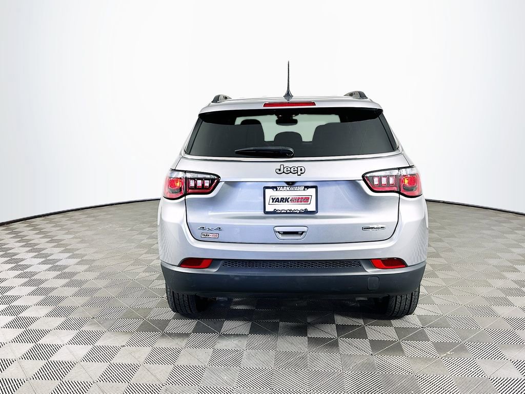 Certified 2024 Jeep Compass Latitude image 9