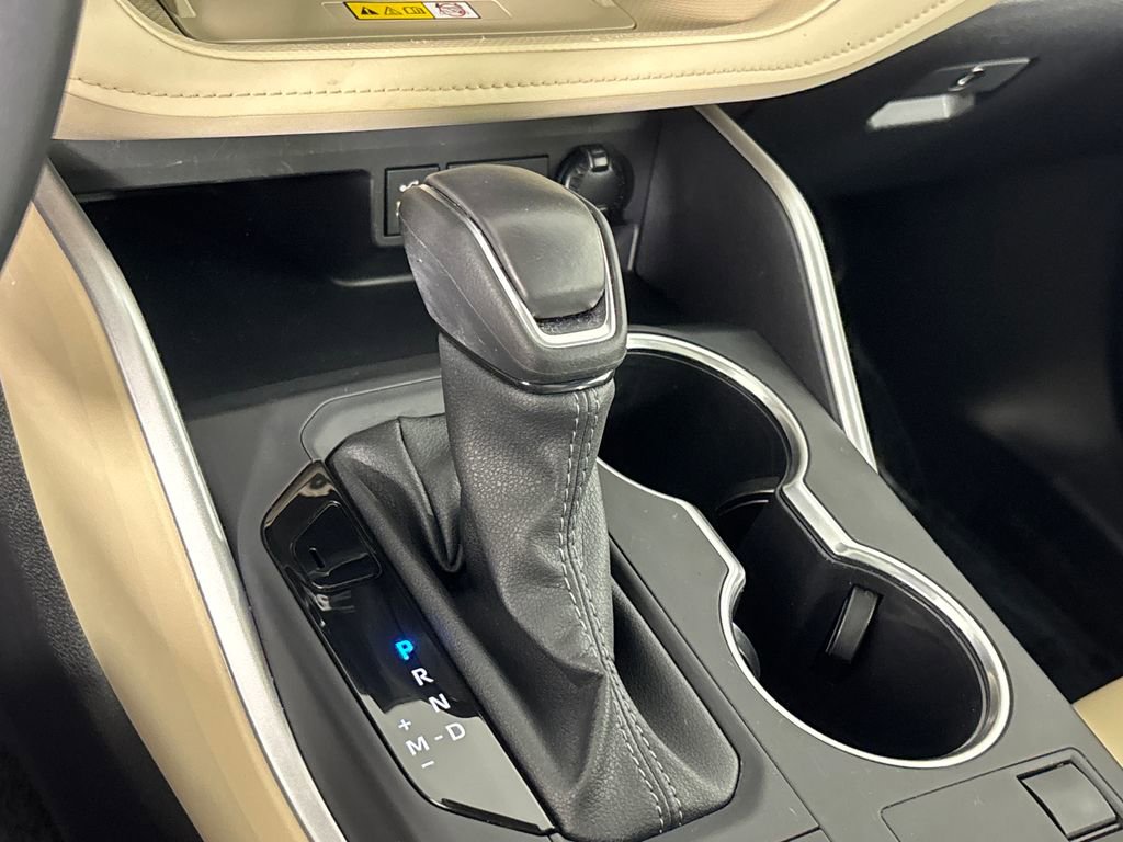 Certified 2025 Toyota Highlander XLE image 24