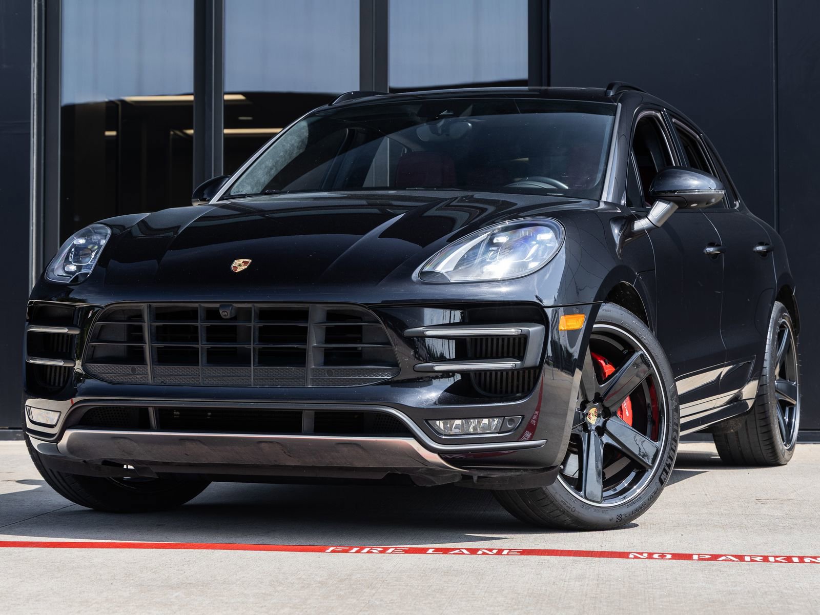 Certified 2017 Porsche Macan Turbo AWD/4WD image 1
