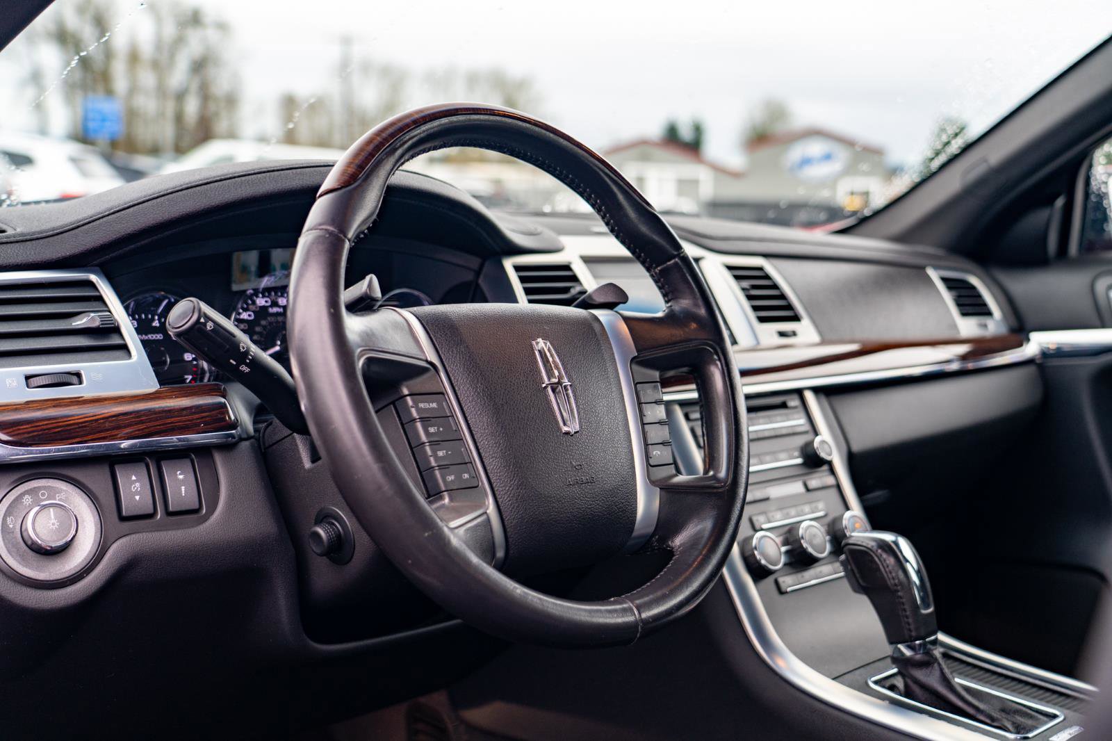 Used 2010 Lincoln MKS image 13