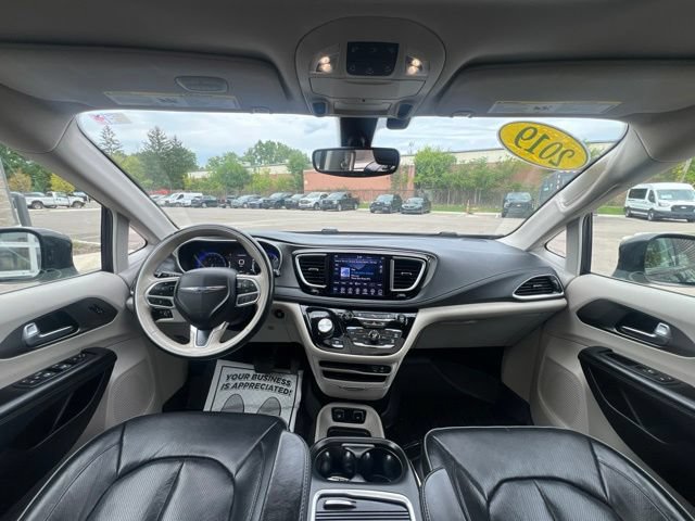 Used 2019 Chrysler Pacifica Limited FWD image 24