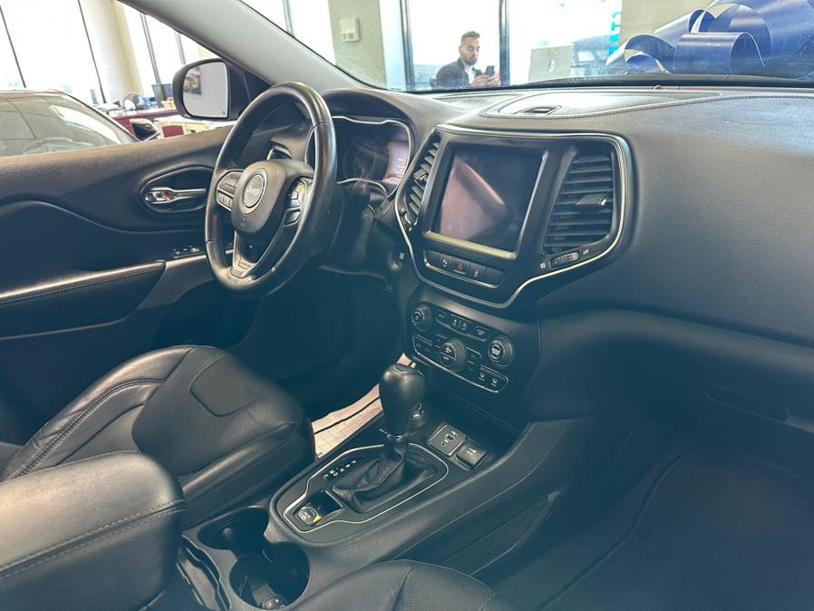 Used 2021 Jeep Cherokee Latitude Lux w/ Sun & Sound Group AWD/4WD image 33