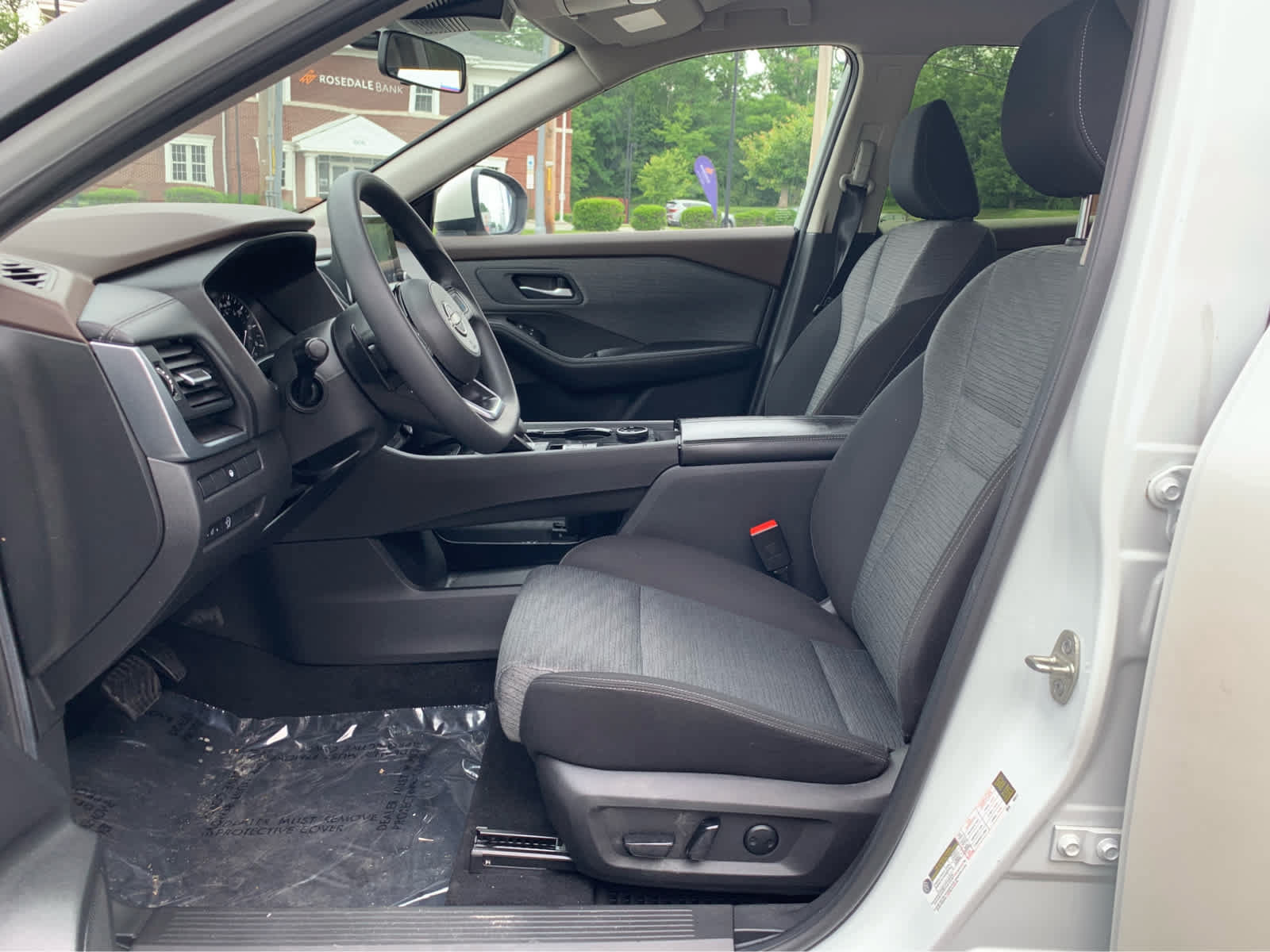 Used 2023 Nissan Rogue SV AWD/4WD image 11