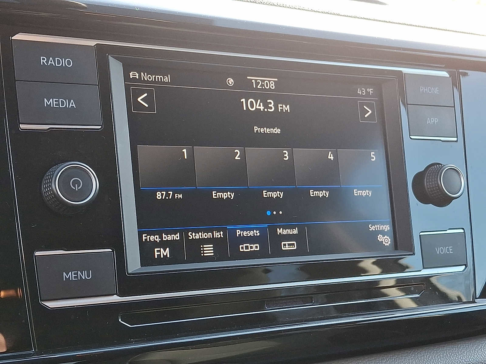 Certified 2023 Volkswagen Taos S image 13