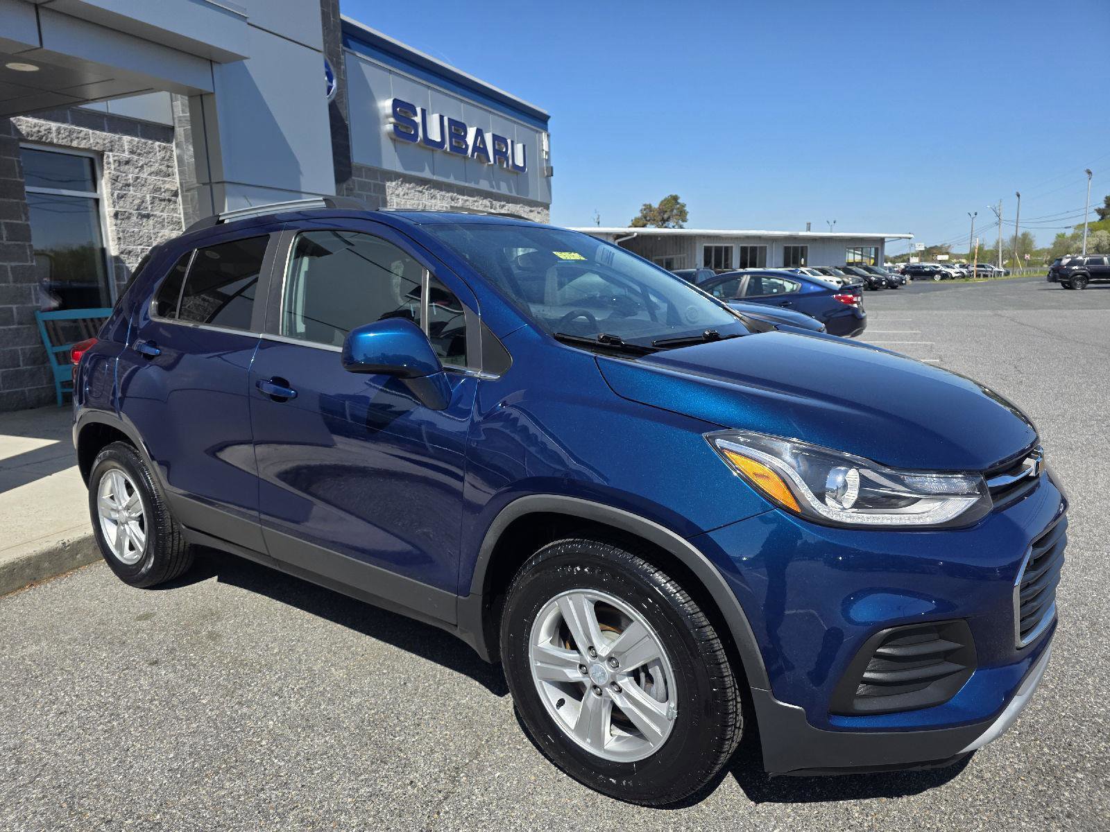 Used 2020 Chevrolet Trax LT FWD image 3