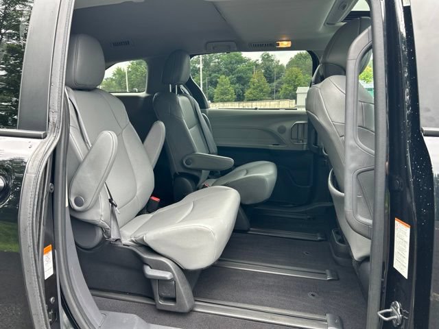 Used 2024 Toyota Sienna XLE w/ XLE Plus Package AWD/4WD image 50