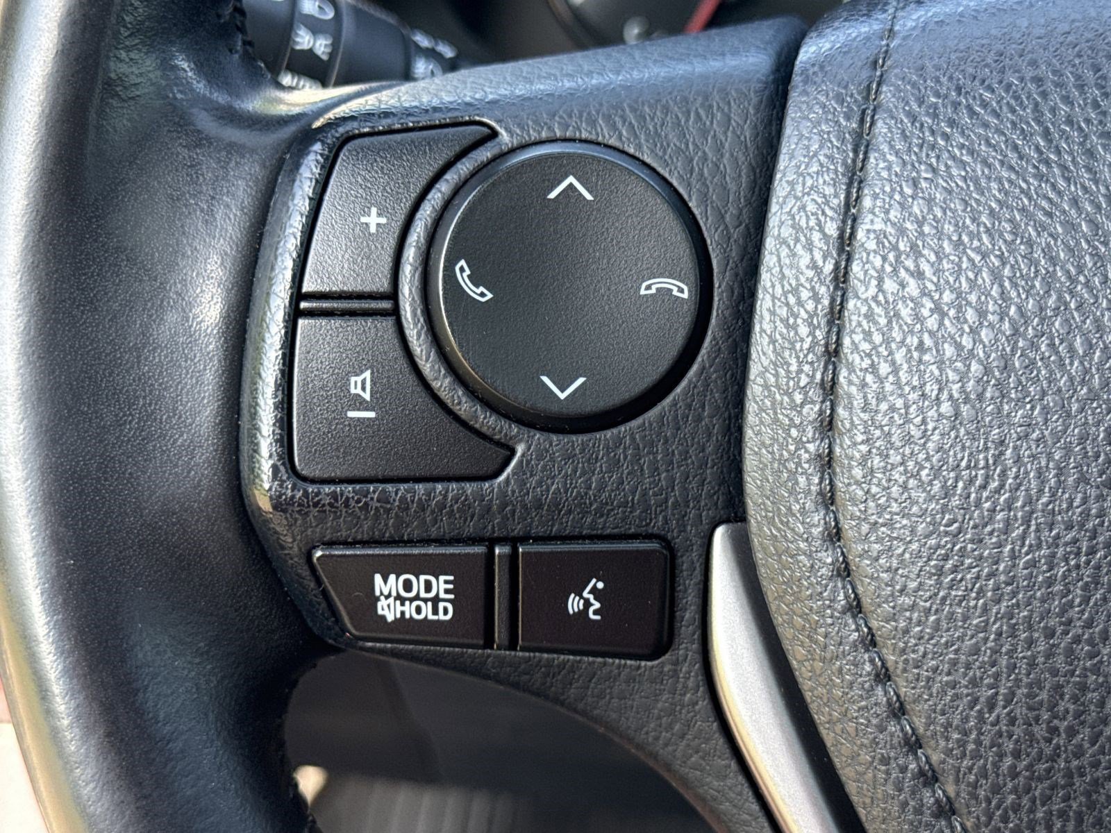 Used 2018 Toyota RAV4 SE w/ Power Extra Value Package image 10