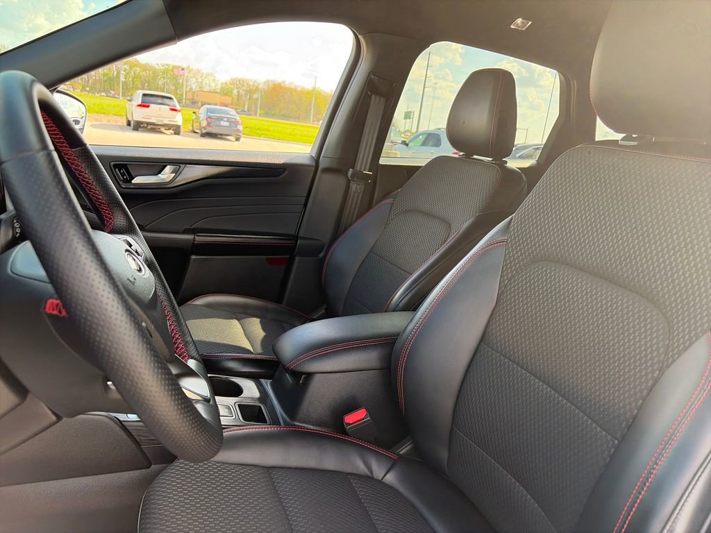 Used 2023 Ford Escape ST-Line Select w/ Tech Pack #1 AWD/4WD image 16