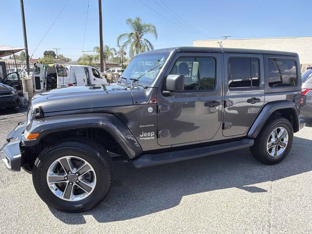 Used 2019 Jeep Wrangler Unlimited Sahara AWD/4WD image 2
