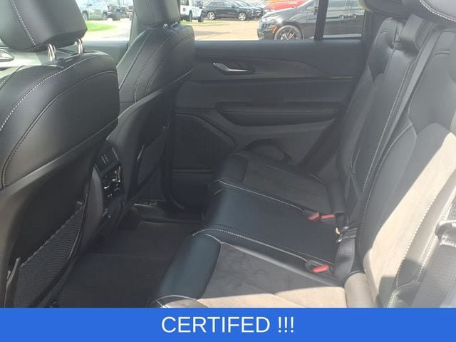 Used 2025 Jeep Grand Cherokee Altitude AWD/4WD image 13