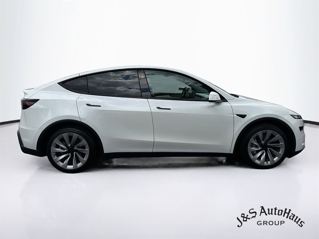 Used 2026 Tesla Model Y Long Range AWD/4WD image 8