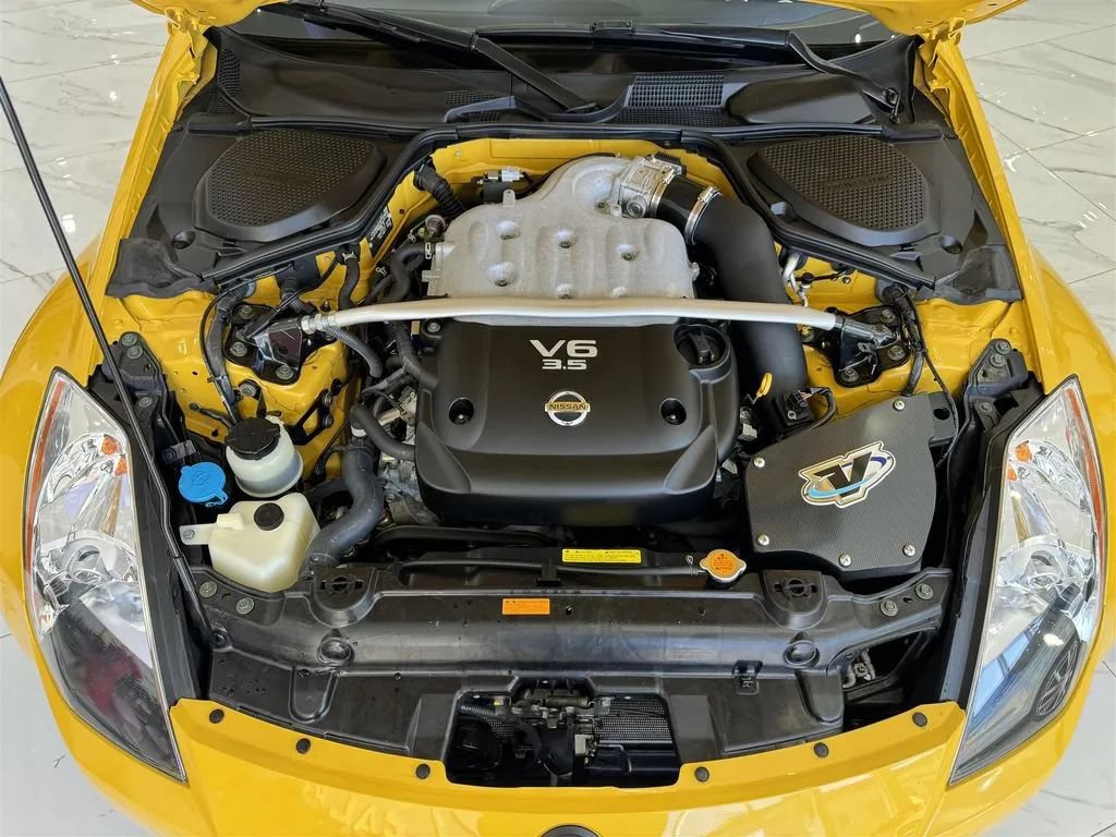 Used 2005 Nissan 350Z Touring RWD image 38