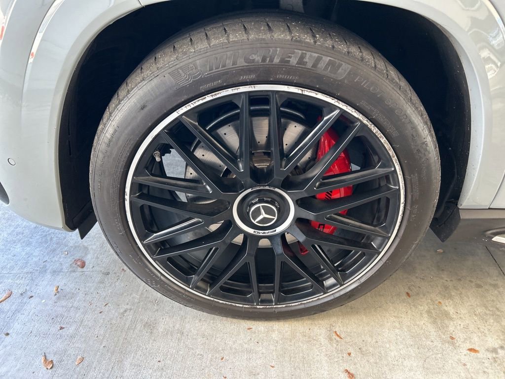 Used 2024 Mercedes-Benz GLS 63 AMG 4MATIC image 15