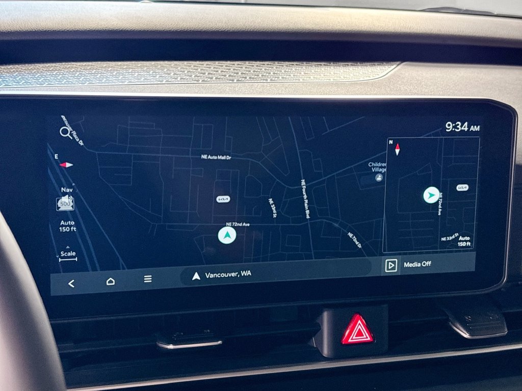 New 2027 Kia Carnival LX FWD image 16