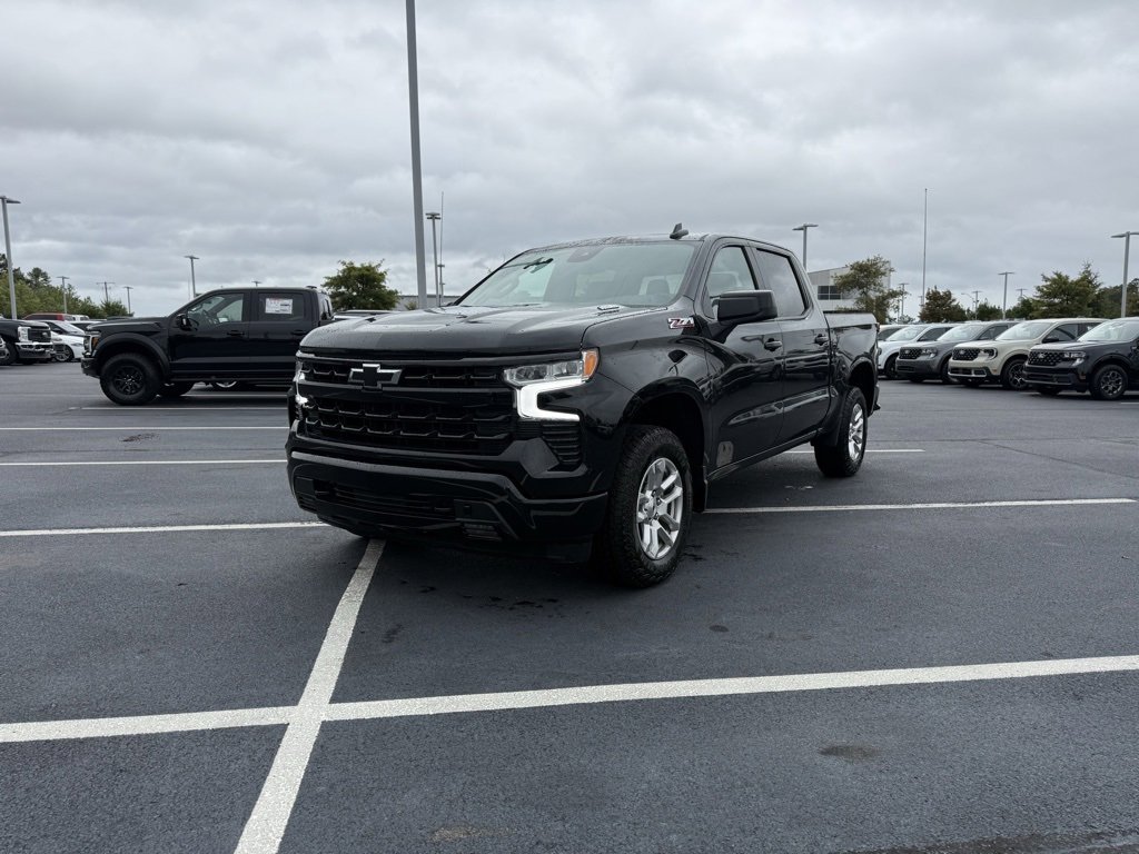 Used 2025 Chevrolet Silverado 1500 RST w/ Z71 Off-Road Package image 3