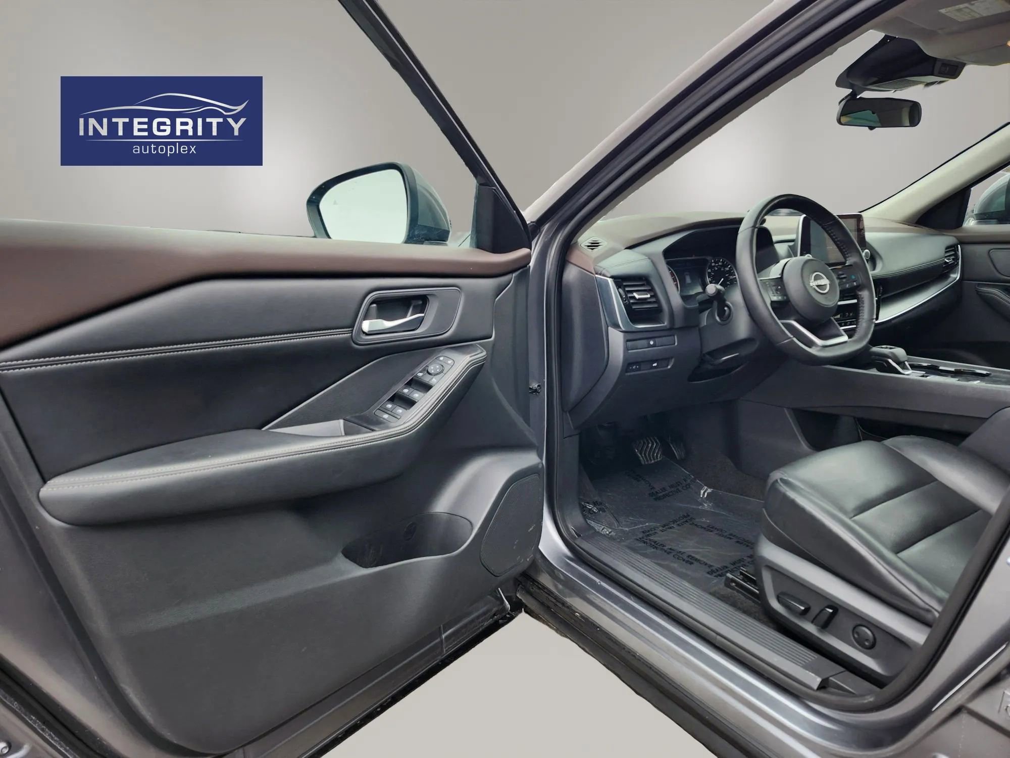 Used 2022 Nissan Rogue SV w/ SV Premium Package image 9