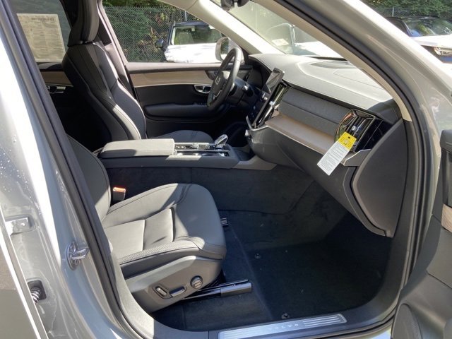 New 2026 Volvo XC90 B6 Plus w/ Protection Package Premier image 17