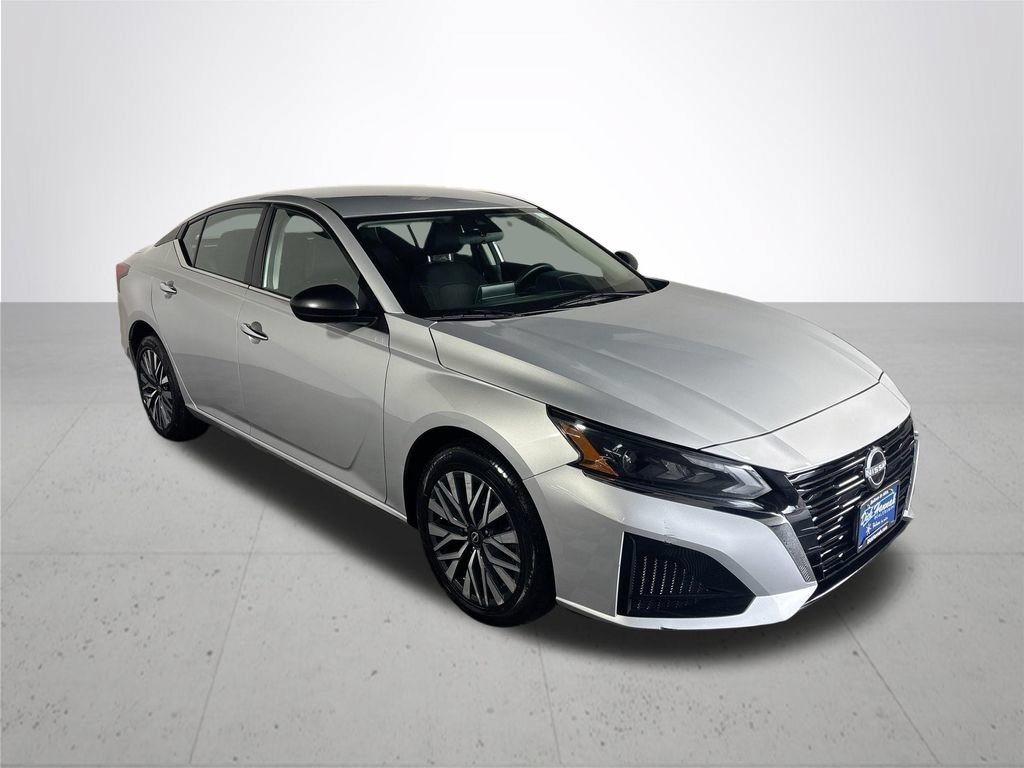 Used 2024 Nissan Altima 2.5 SV AWD/4WD image 4