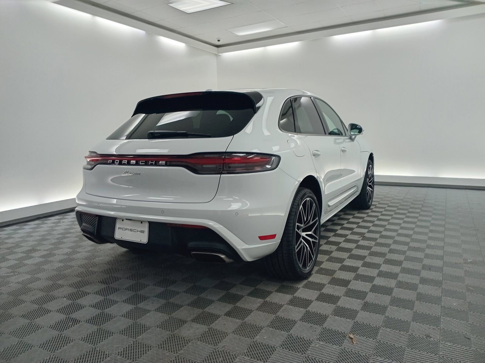 New 2026 Porsche Macan image 9