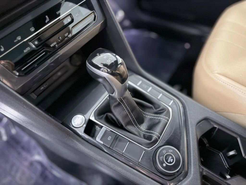 Used 2022 Volkswagen Tiguan SE image 15