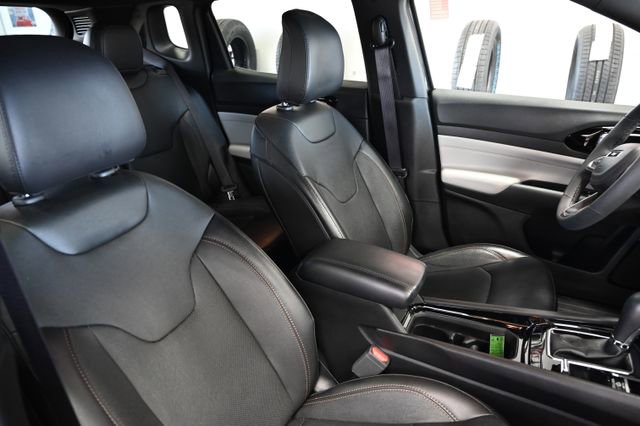 Used 2023 Jeep Compass Limited image 9