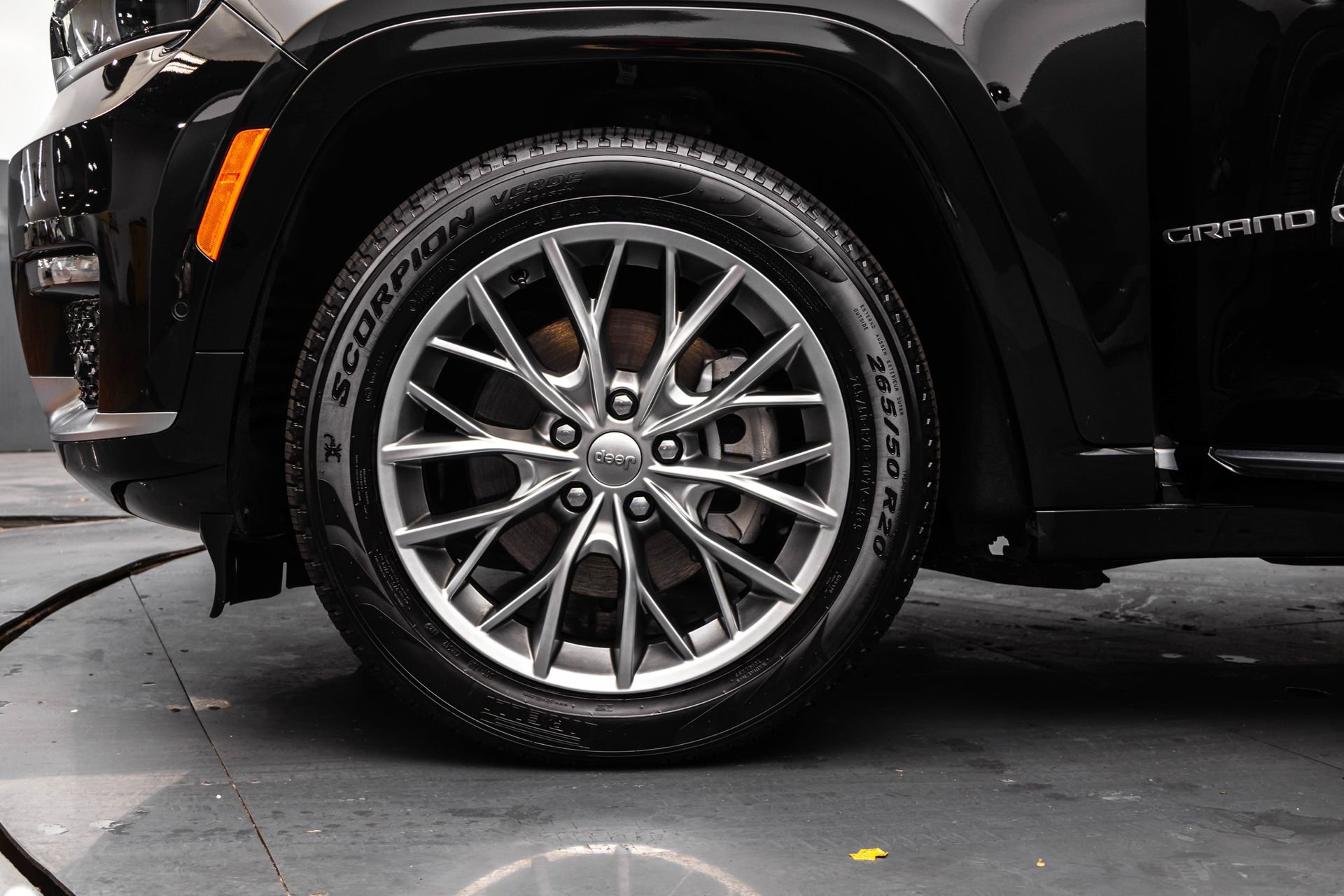 Used 2025 Jeep Grand Cherokee L Summit image 44