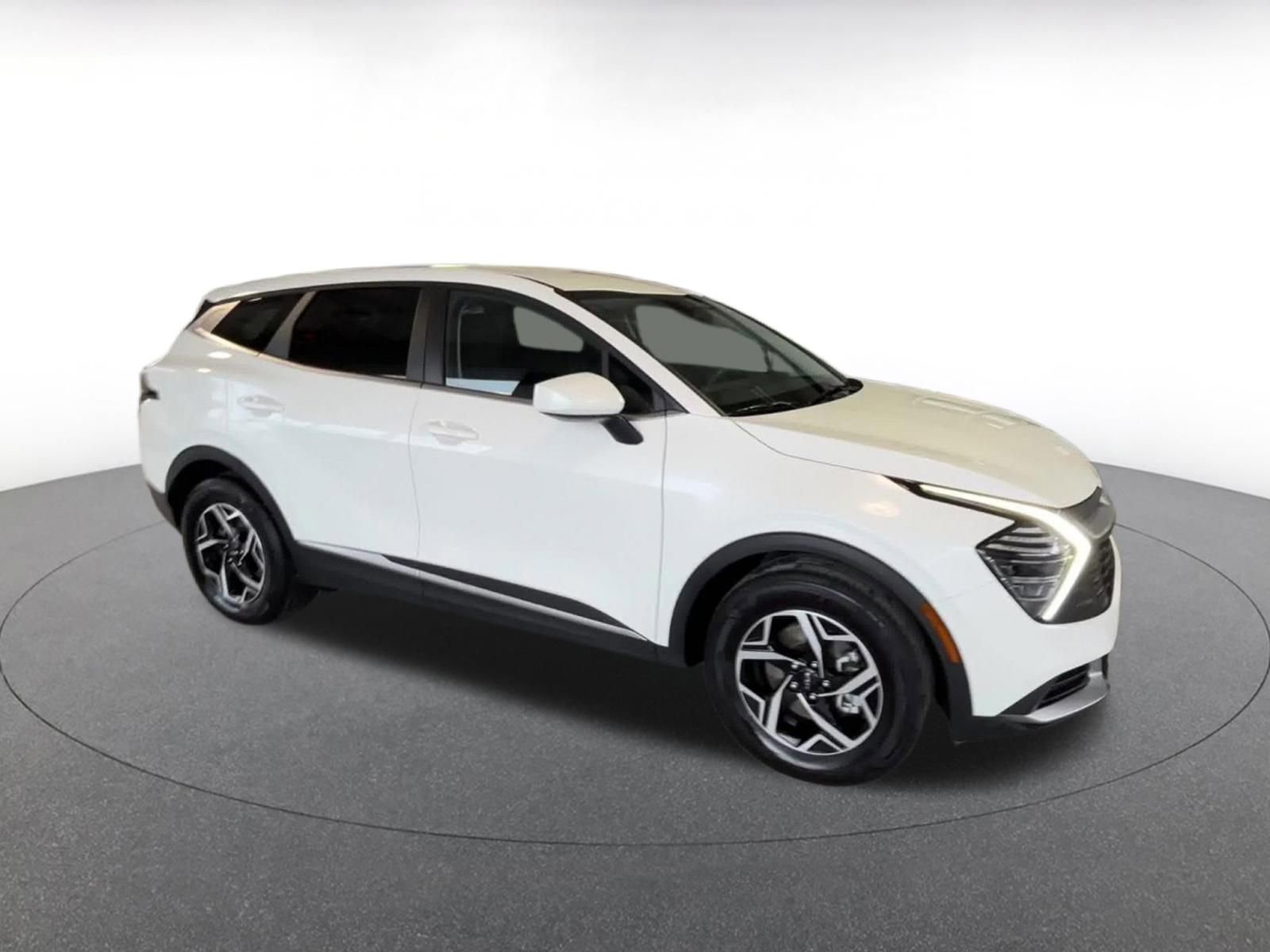 Used 2025 Kia Sportage LX video 2