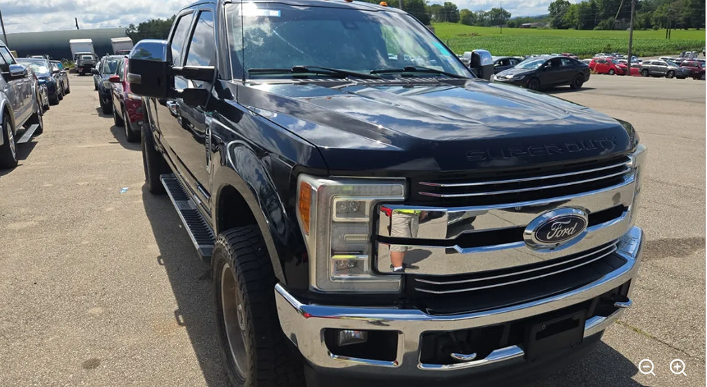 Used 2017 Ford F250 Lariat w/ Lariat Ultimate Package AWD/4WD image 3