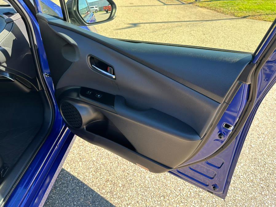 Used 2016 Toyota Prius Two image 11