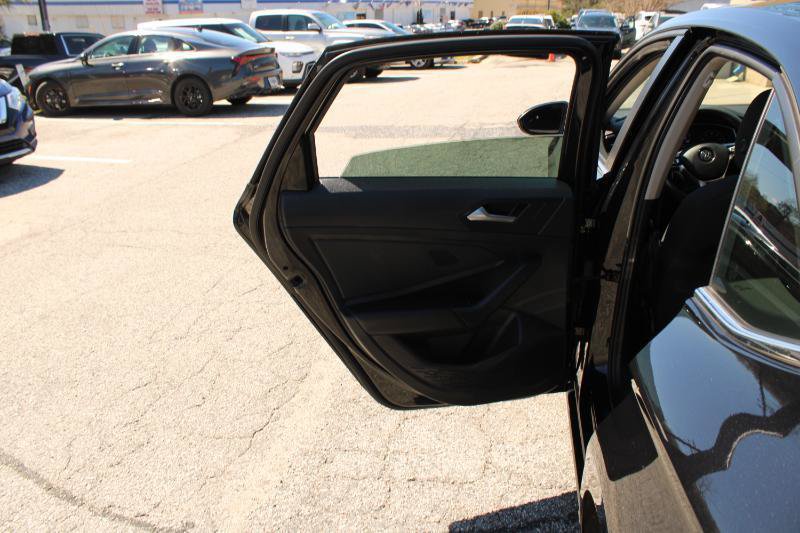 Used 2021 Volkswagen Jetta R-Line FWD image 16