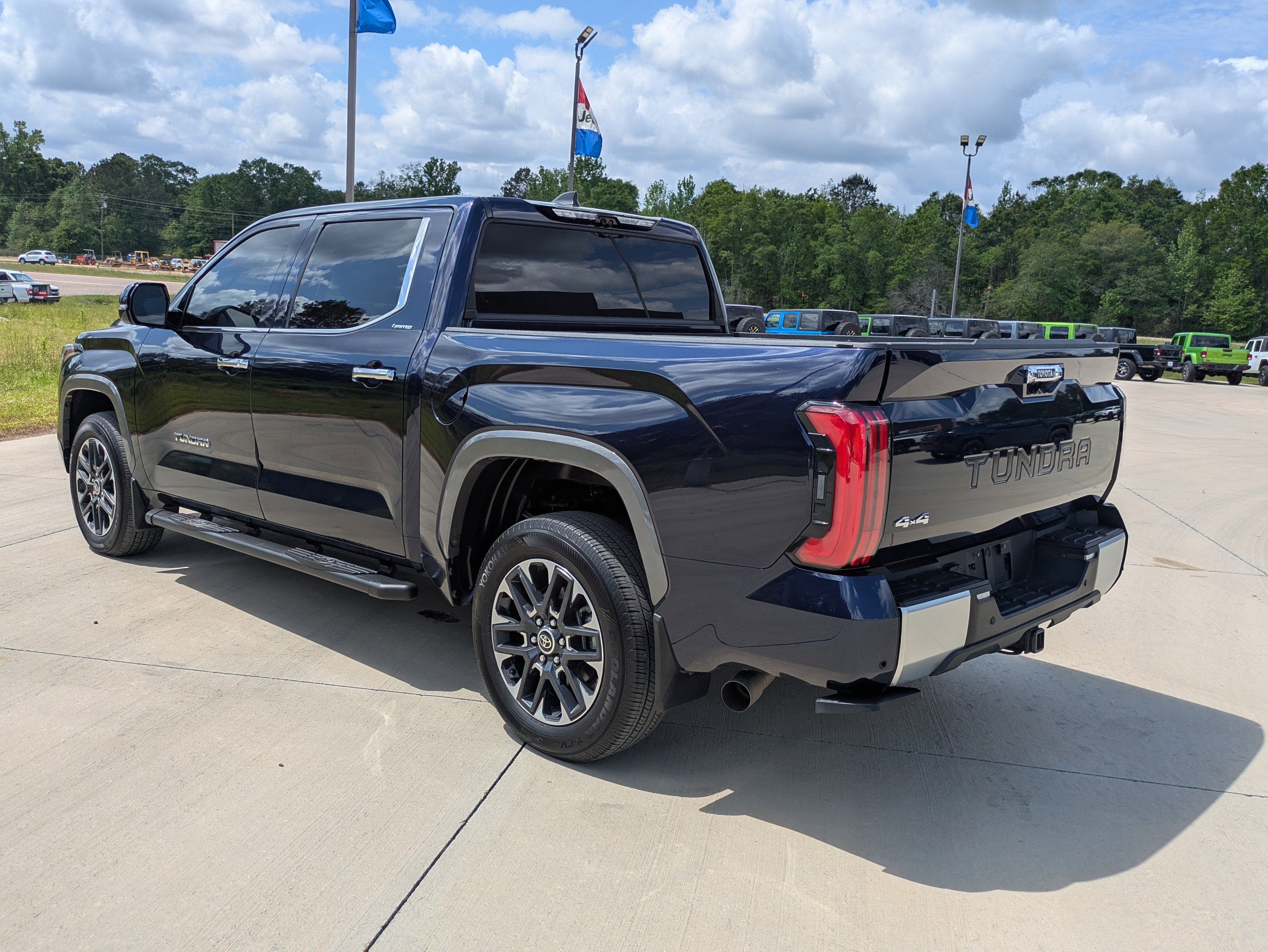 Used 2024 Toyota Tundra Limited AWD/4WD image 6