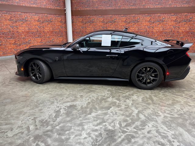 Used 2025 Ford Mustang Dark Horse image 2