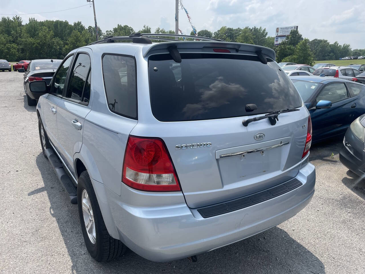 Used 2005 Kia Sorento LX image 3