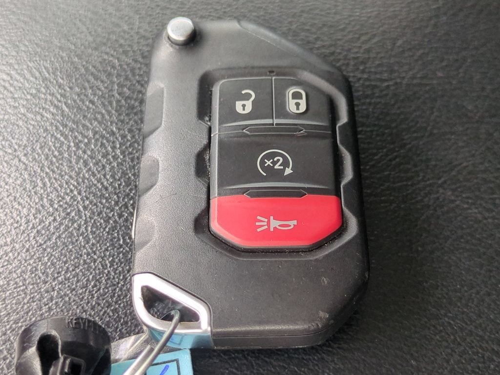 Used 2024 Jeep Wrangler Unlimited Rubicon 4xe AWD/4WD image 32