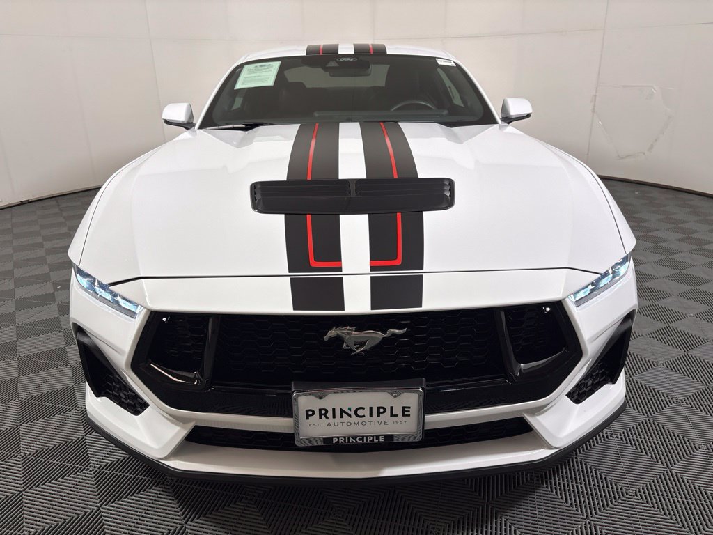 Used 2025 Ford Mustang GT Premium RWD image 3
