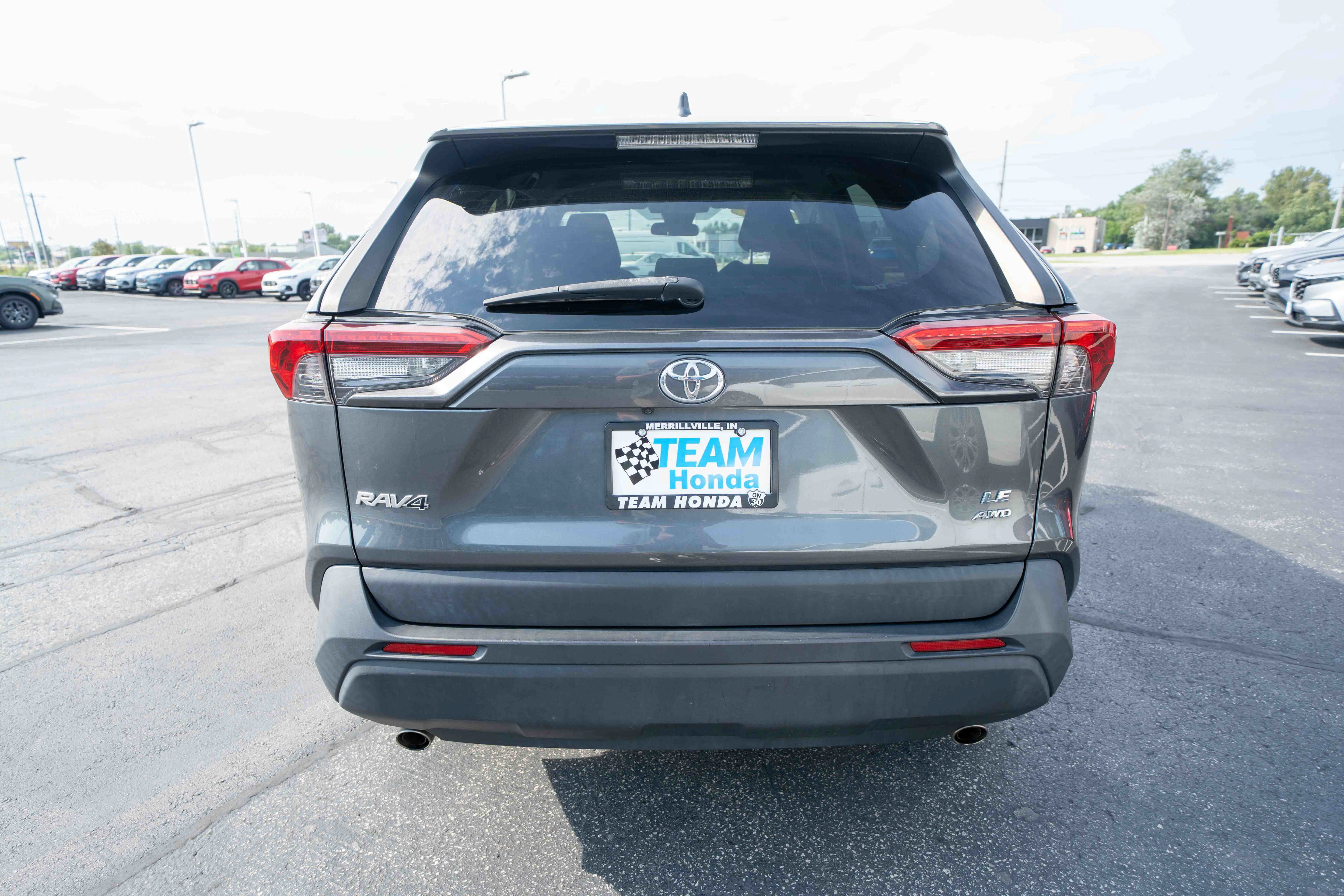 Used 2019 Toyota RAV4 LE AWD/4WD image 5